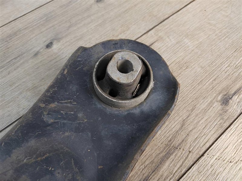 Рычаг передний нижний, 1400 рублей, Москва