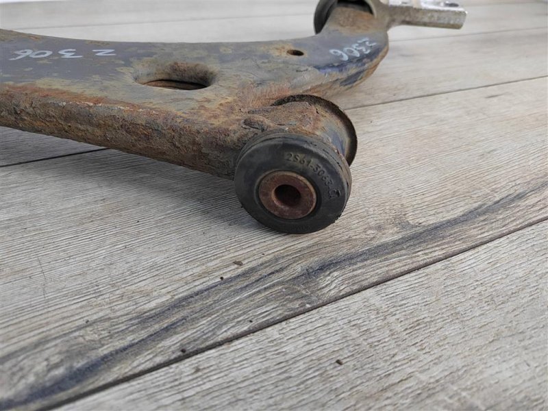 Рычаг передний нижний, 800 рублей, Москва