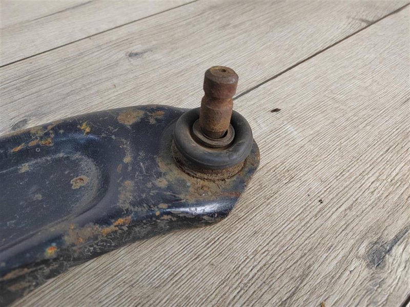 Рычаг передний нижний, 1000 рублей, Москва