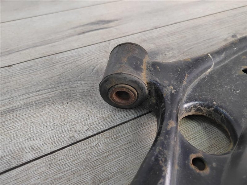 Рычаг передний нижний, 1000 рублей, Москва