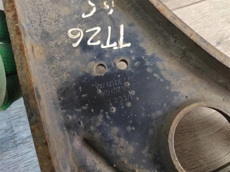 Рычаг передний нижний, 1000 рублей, Москва