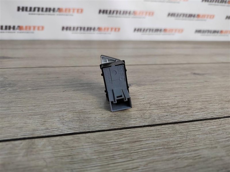 Кнопка стеклоподъемника, 500 рублей, Москва