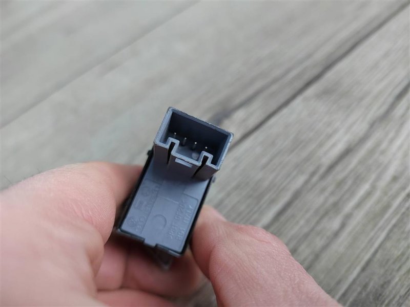 Кнопка стеклоподъемника, 500 рублей, Москва