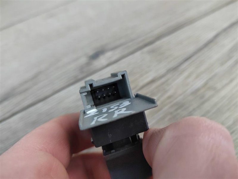 Кнопка стеклоподъемника, 500 рублей, Москва