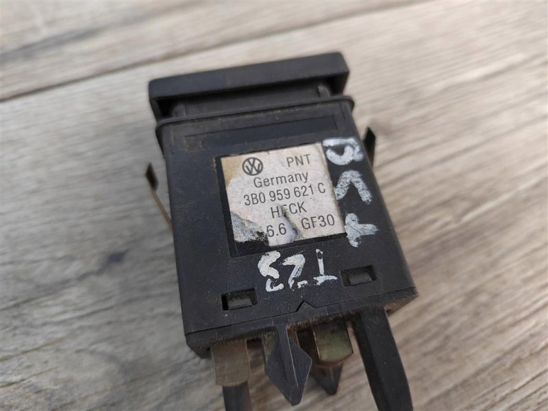 Кнопка обогрева заднего стекла, 500 рублей, Москва