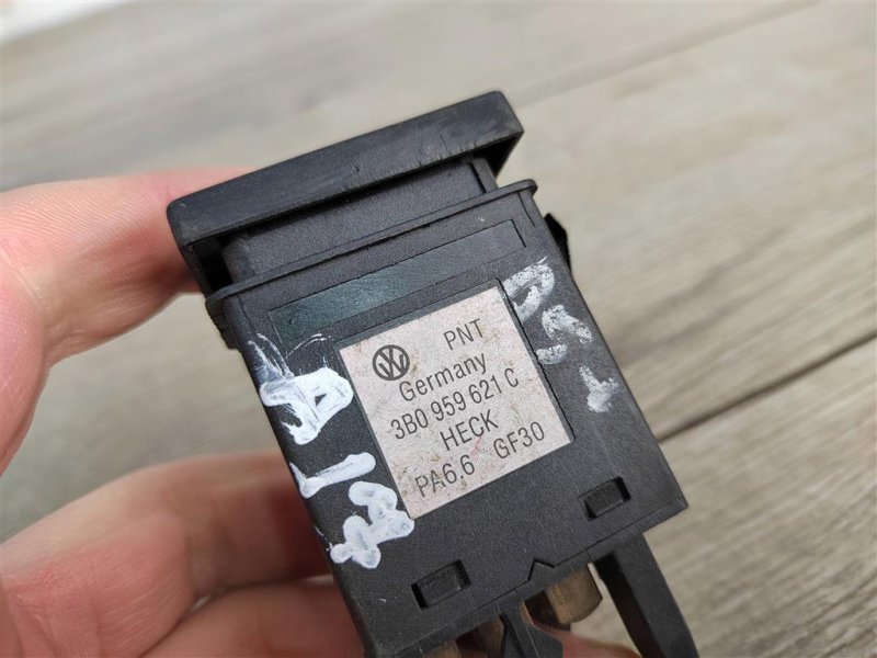 Кнопка обогрева заднего стекла, 500 рублей, Москва