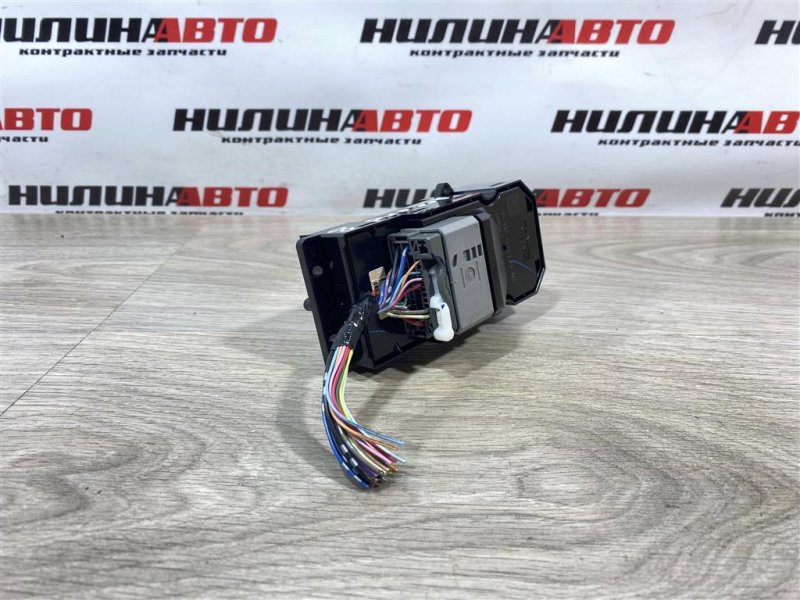 Кнопка стеклоподъемника, 1000 рублей, Севастополь