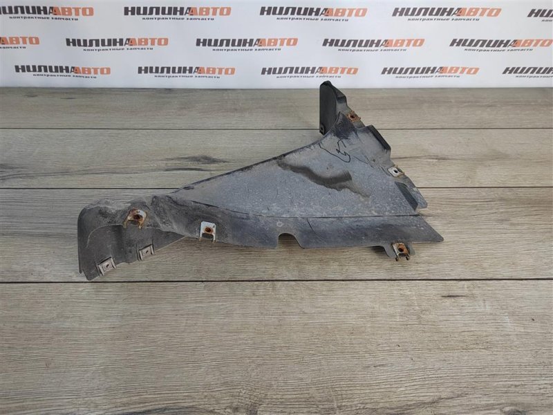 Подкрылок, 2500 рублей, Москва