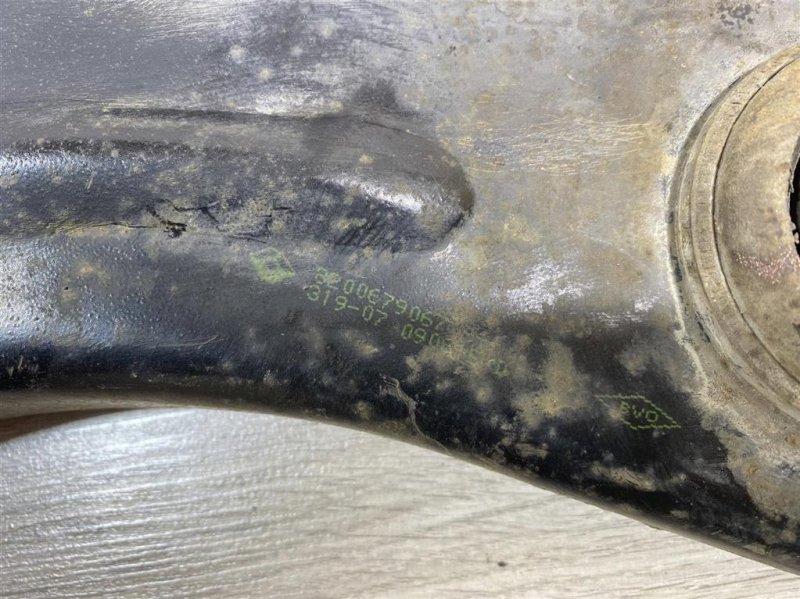 Рычаг передний нижний, 1500 рублей, Севастополь