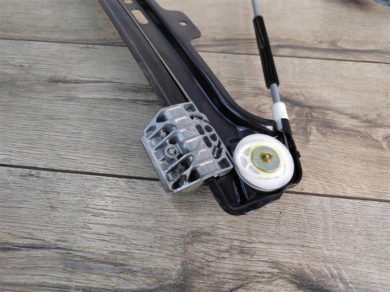 Стеклоподъемник, 1000 рублей, Москва