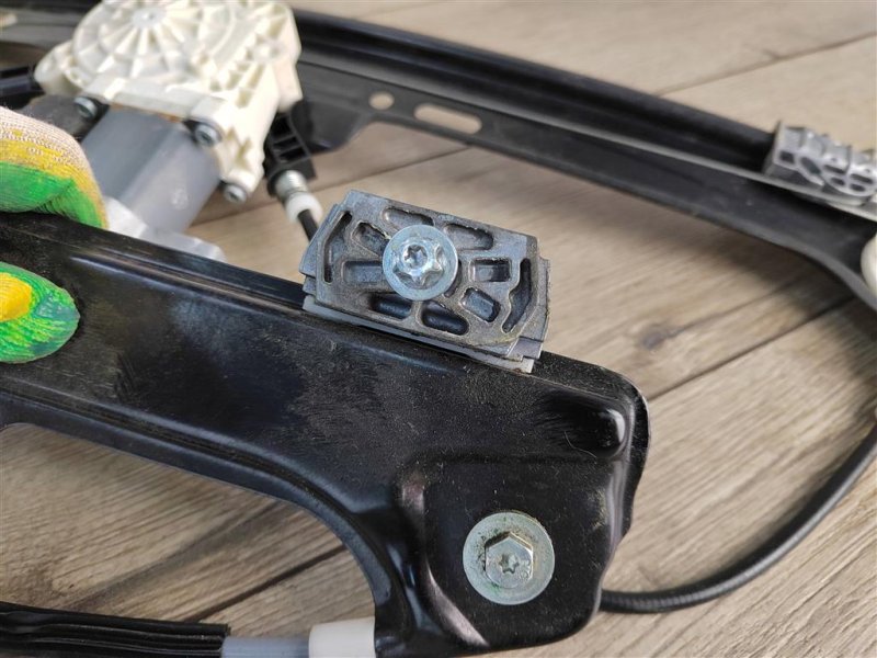 Стеклоподъемник, 1000 рублей, Москва