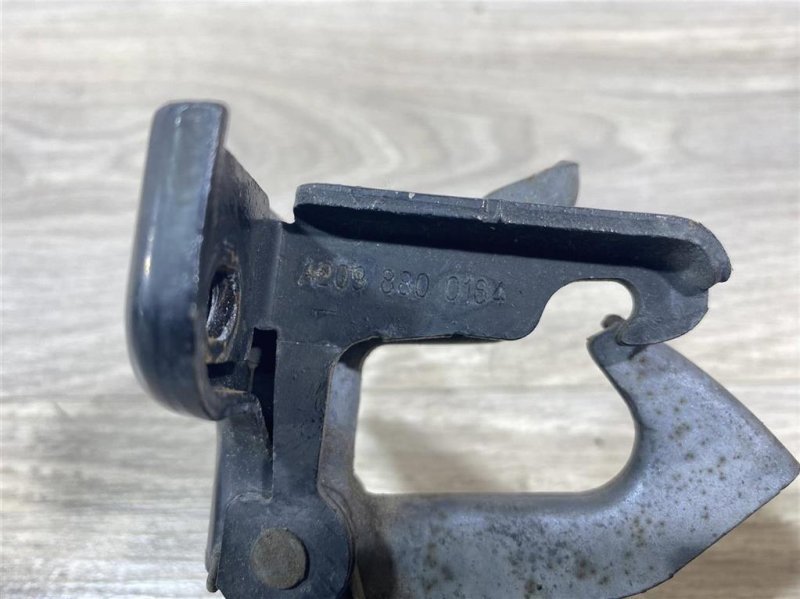 Замок капота, 500 рублей, Севастополь