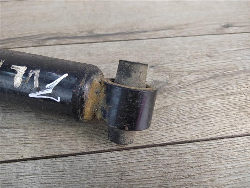 Амортизатор, 2000 рублей, Москва