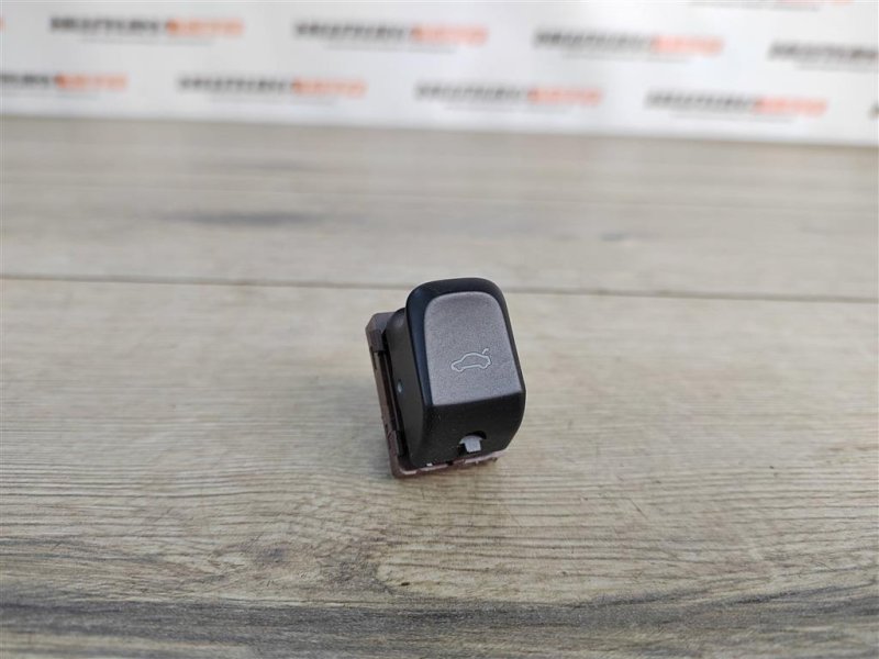 Кнопка открывания багажника, 450 рублей, Москва