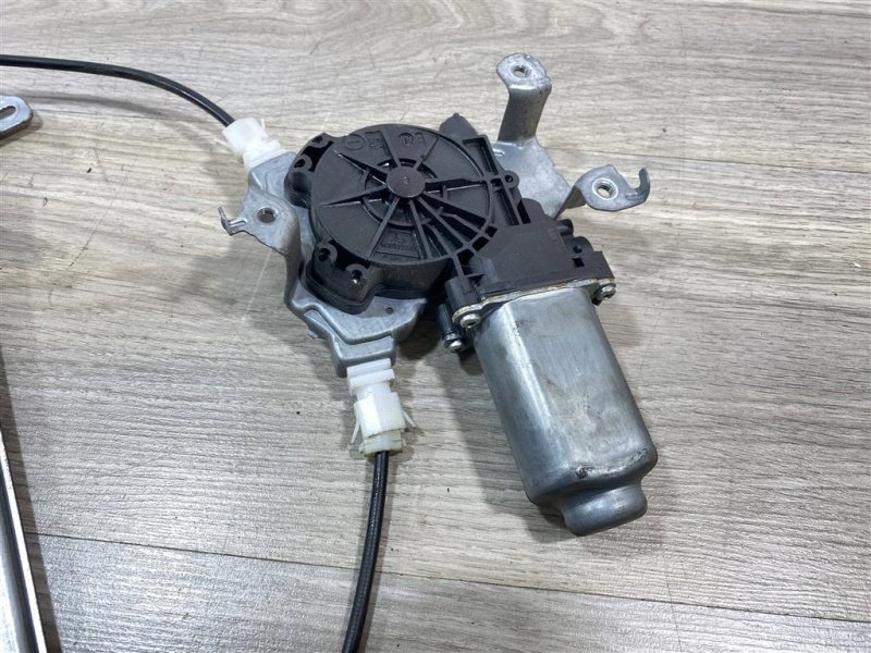 Стеклоподъемник, 1000 рублей, Севастополь