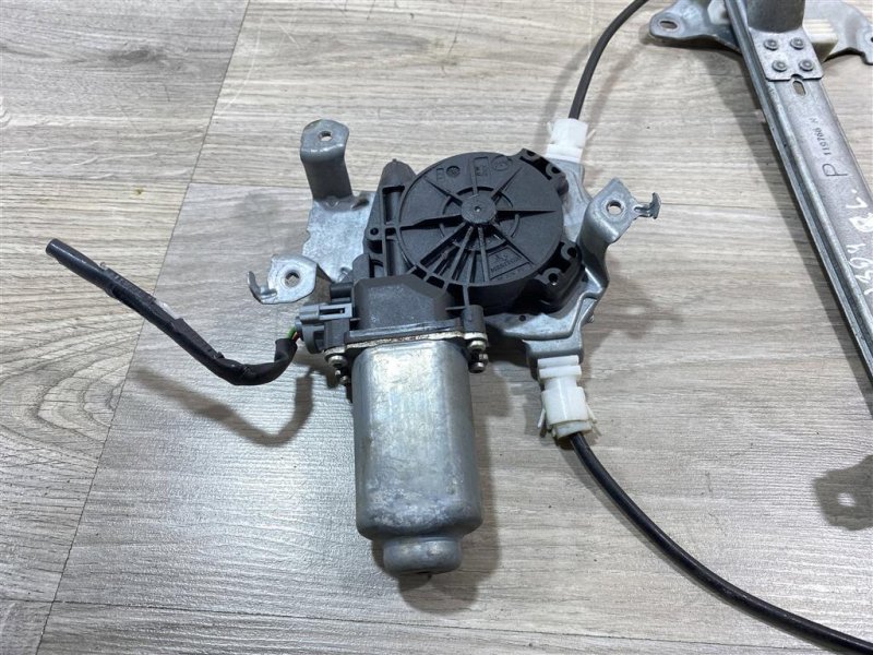 Стеклоподъемник, 1000 рублей, Севастополь