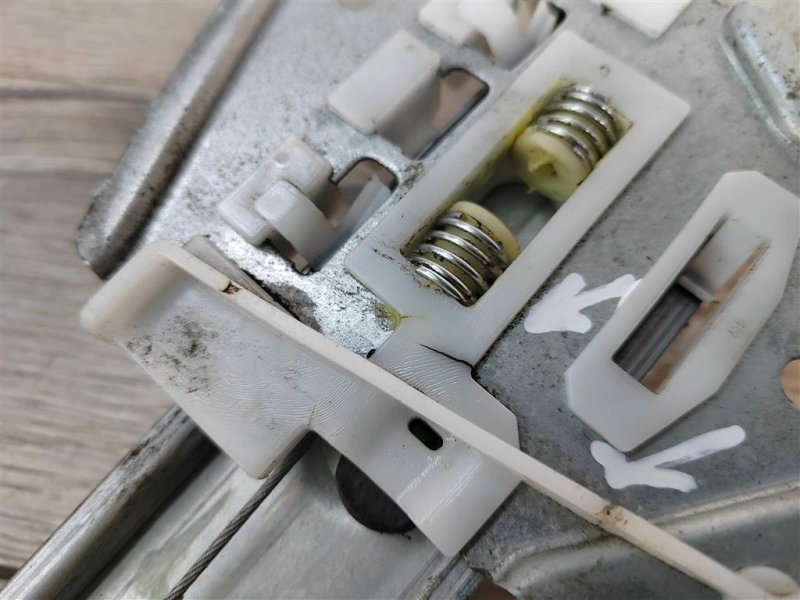 Стеклоподъемник, 1000 рублей, Москва