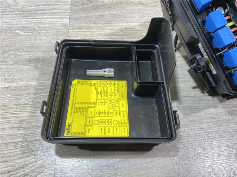 Блок предохранителей под капот, 2000 рублей, Севастополь