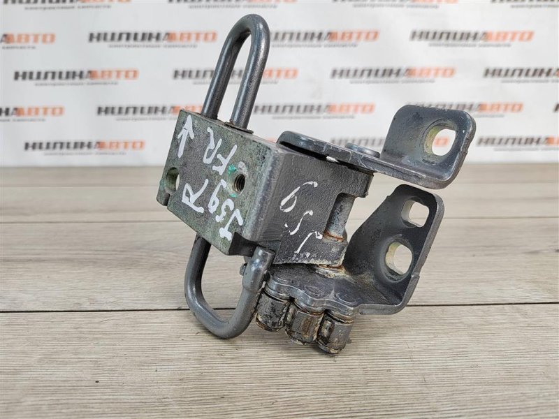 Петля двери нижняя, 800 рублей, Москва