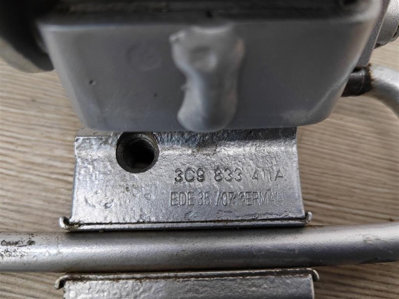 Петля двери нижняя, 500 рублей, Москва