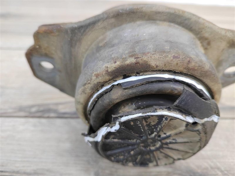 Подушка двигателя, 300 рублей, Москва