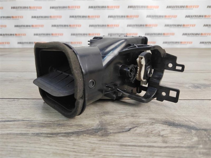 Дефлектор в торпедо центральный, 400 рублей, Москва