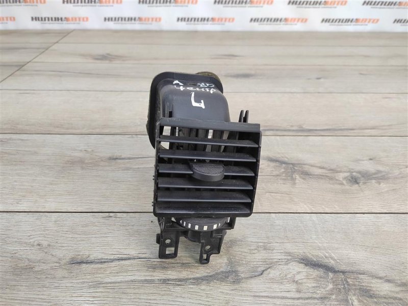 Дефлектор в торпедо центральный, 400 рублей, Москва