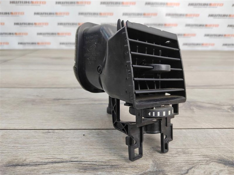 Дефлектор в торпедо центральный, 400 рублей, Москва