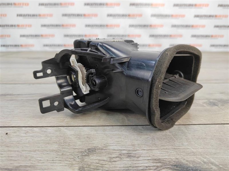 Дефлектор в торпедо центральный, 400 рублей, Москва