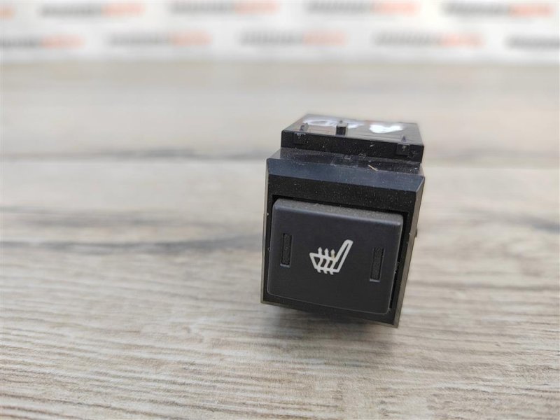 Кнопка обогрева сидений, 400 рублей, Москва