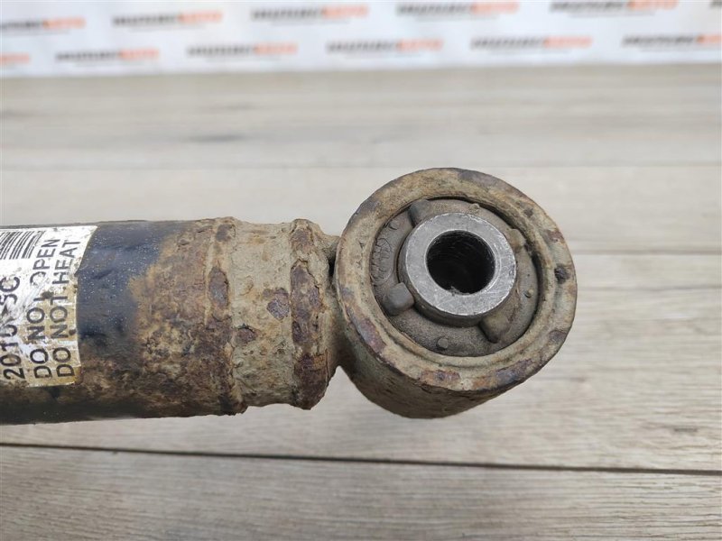 Амортизатор, 2000 рублей, Москва