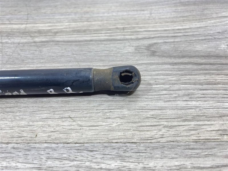 Амортизатор крышки багажника, 1000 рублей, Севастополь