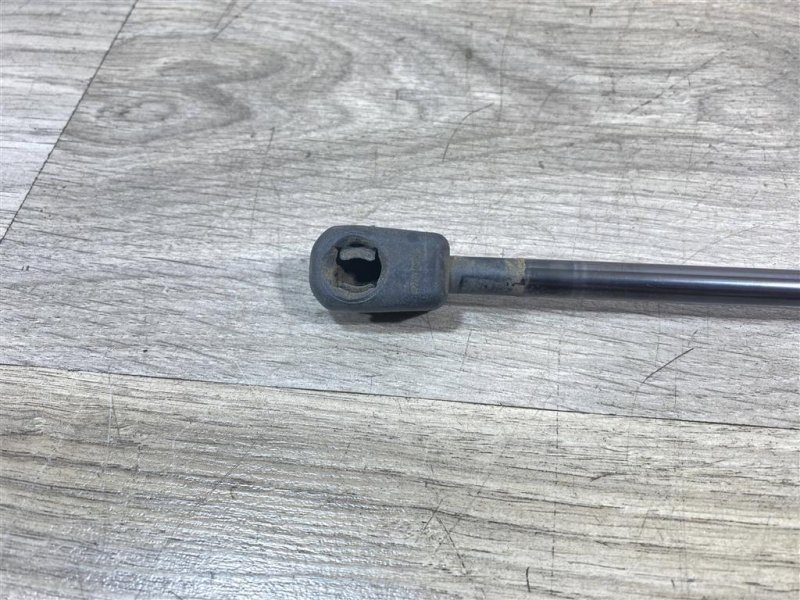 Амортизатор крышки багажника, 1000 рублей, Севастополь