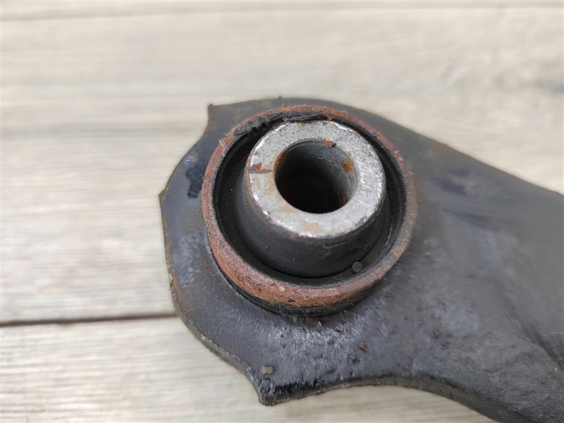 Рычаг задней подвески верхний, 1000 рублей, Москва