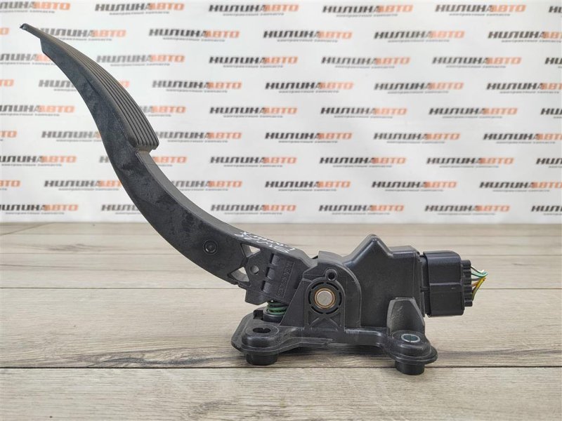 Педаль газа, 400 рублей, Москва