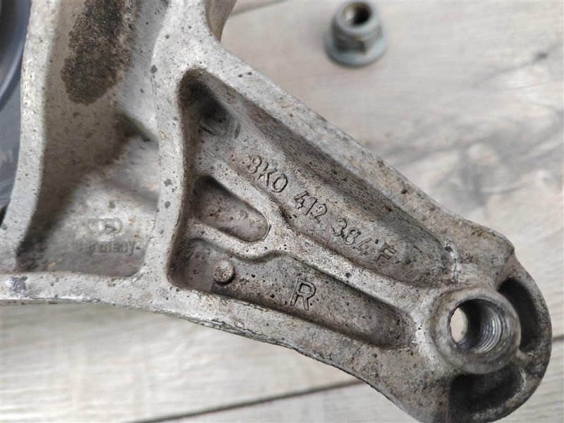 Опорный кронштейн амортизатора, 1000 рублей, Москва