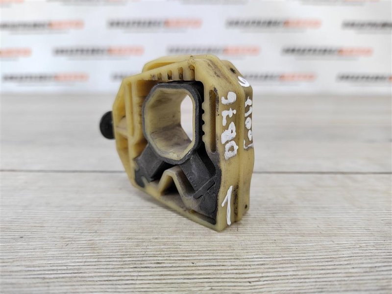 Крепление радиатора, 300 рублей, Москва