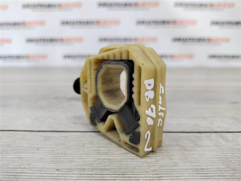 Крепление радиатора, 300 рублей, Москва