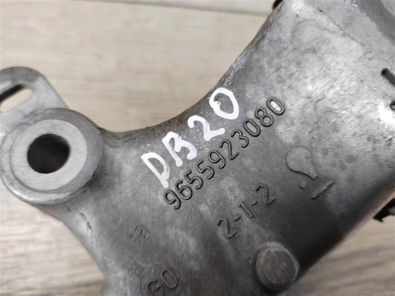 Кронштейн двигателя, 300 рублей, Москва