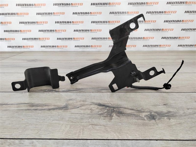 Кронштейн замка капота, 700 рублей, Москва