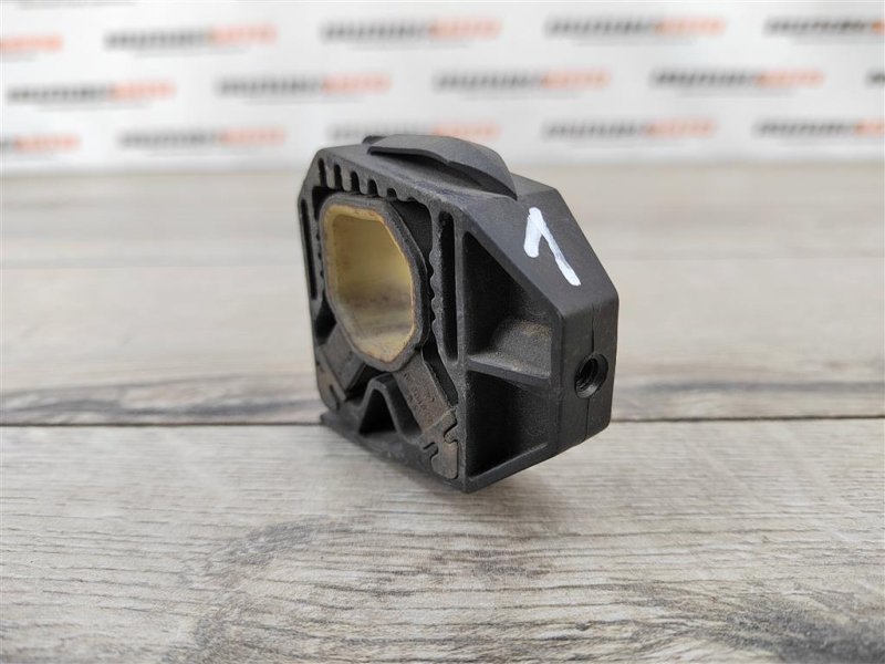 Крепление радиатора, 300 рублей, Москва