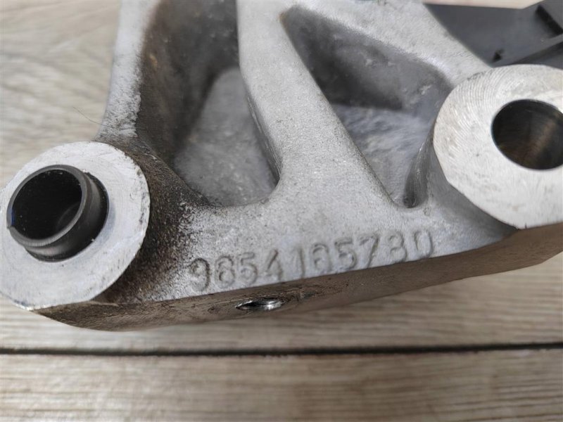 Кронштейн двигателя, 400 рублей, Москва