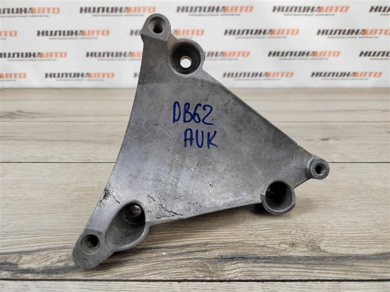 Кронштейн компрессора кондиционера, 300 рублей, Москва