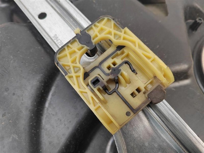 Стеклоподъемник, 1000 рублей, Москва