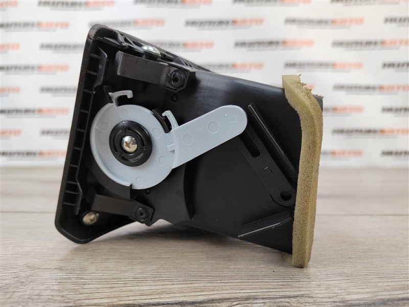 Дефлектор в торпедо, 1000 рублей, Москва