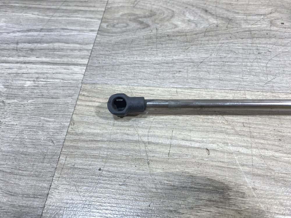 Амортизатор крышки багажника, 500 рублей, Севастополь