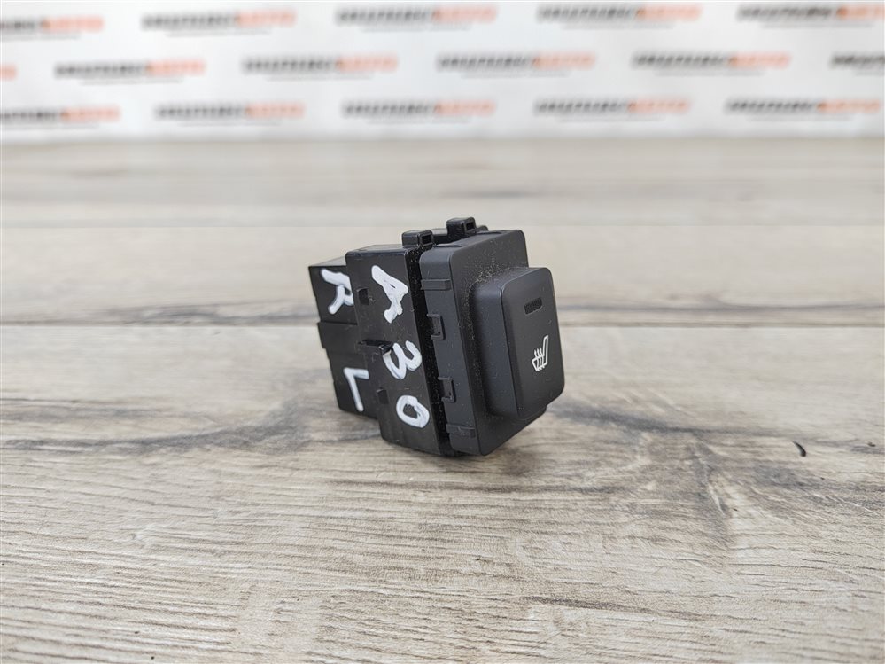 Кнопка обогрева сидений, 600 рублей, Москва