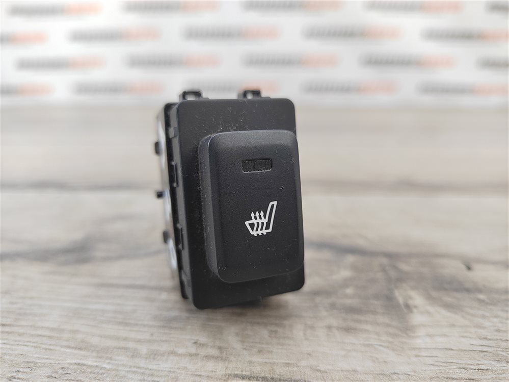 Кнопка обогрева сидений, 600 рублей, Москва