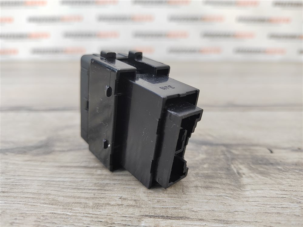 Кнопка обогрева сидений, 600 рублей, Москва