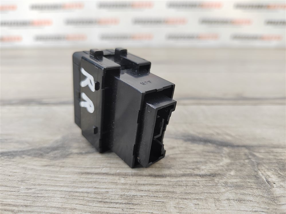 Кнопка обогрева сидений, 600 рублей, Москва